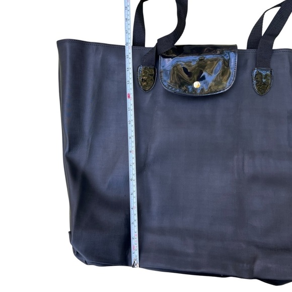 Expandable/Convertible Tote in patent leather and black PVC - Picture 4 of 6